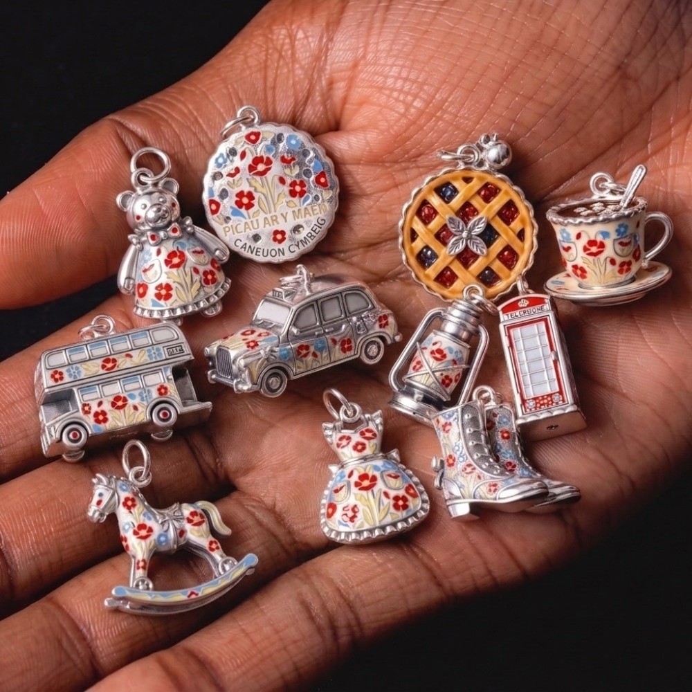 세련된 스테인리스 스틸 소재의 귀여운 만화 펜던트, 미 - Jewelry Making London 리뷰 및 가격